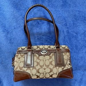 Coach Hampton Signature bag